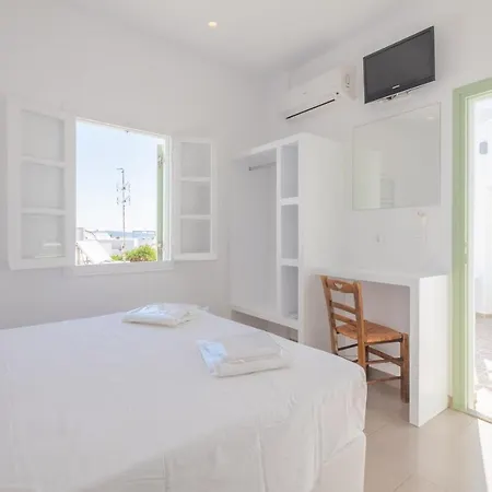 Lorenzo And Paros Apartman