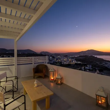 Lorenzo And Paros Náusza