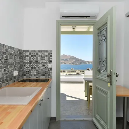 Lorenzo And Paros Apartman Náusza