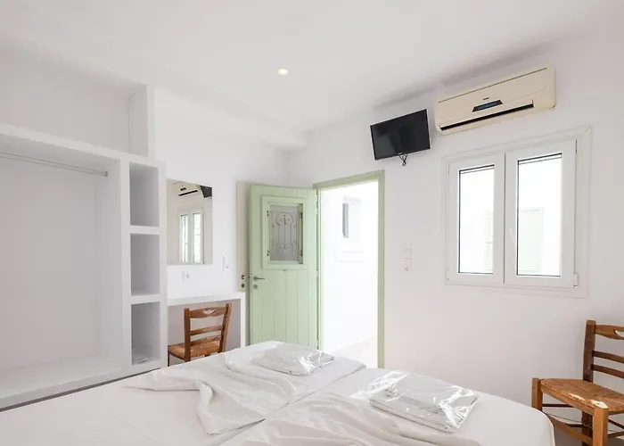 Lorenzo And Paros Appartement *