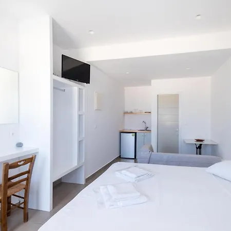 Lorenzo And Paros * 纳乌萨