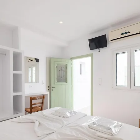 Lorenzo And Paros Appartement *