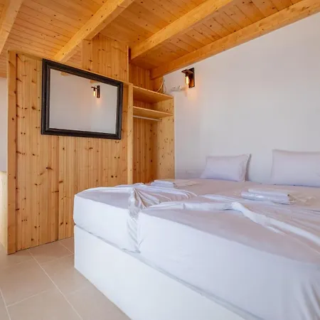 Lorenzo Studios Naousa (Paros)