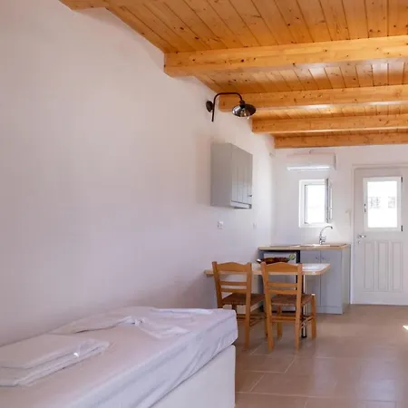 Lorenzo And Paros