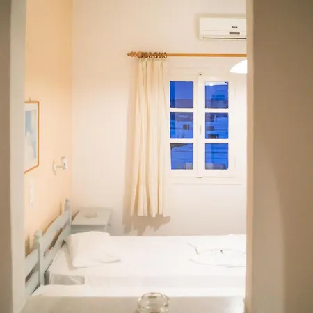 Lorenzo Studios Naousa (Paros)