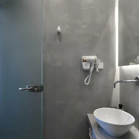 Lorenzo And Paros * 纳乌萨