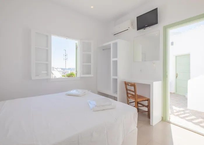 Lorenzo And Paros Apartament