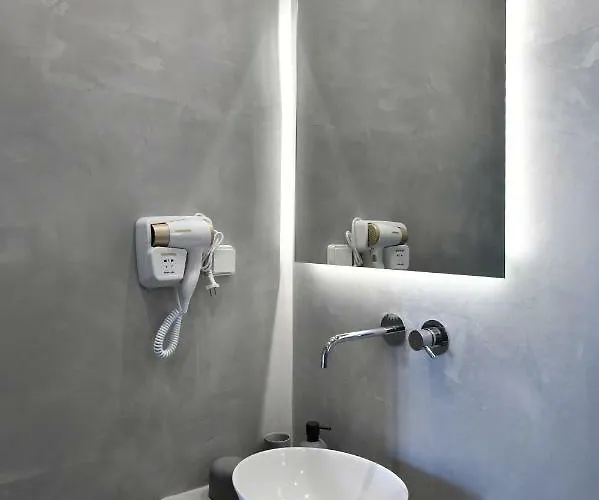 Lorenzo And Paros Apartament